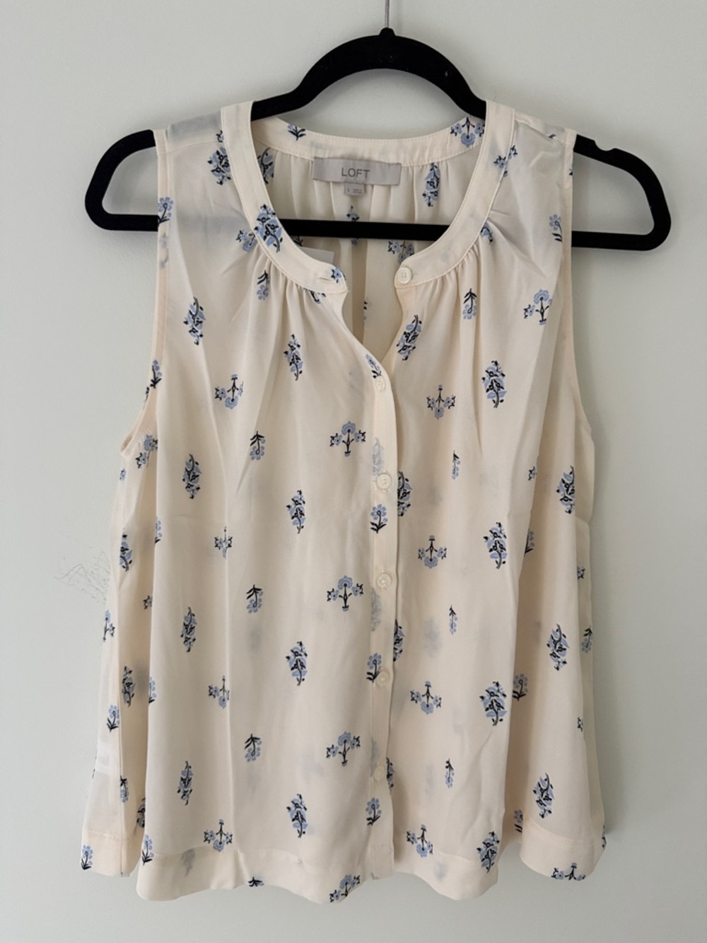 NWT Loft Button Front Flowy Tank